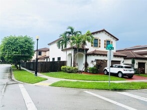 742 SE 34th Ave in Homestead, FL - Building Photo - Building Photo