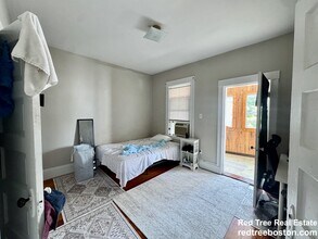 348 Faneuil St in Boston, MA - Building Photo - Building Photo