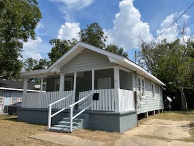 property at 304 Nixon St