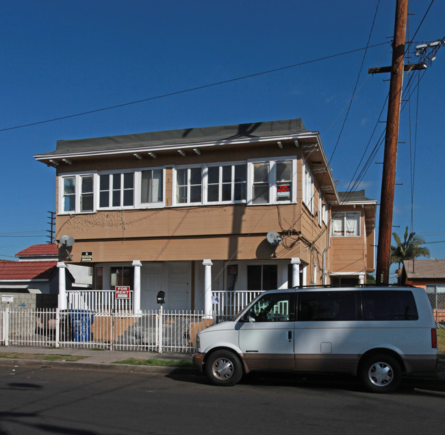 119 E 31st St in Los Angeles, CA - Building Photo - Building Photo