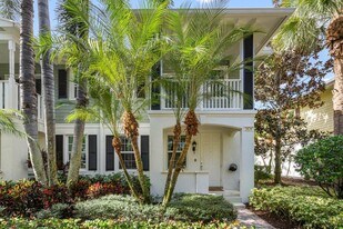 2828 W Community Dr in Jupiter, FL - Building Photo
