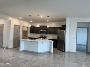 141 Esther Trl in Sunland Park, NM - Building Photo - Building Photo