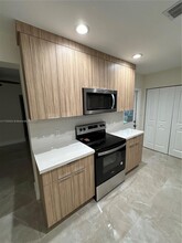 611 N 69th Way in Hollywood, FL - Building Photo - Building Photo