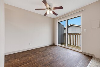 Moreland Place Apartments in Portland, OR - Building Photo - Building Photo