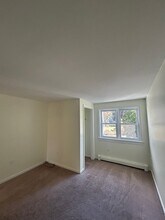 6 Tamarack Dr in Amherst, MA - Building Photo - Building Photo