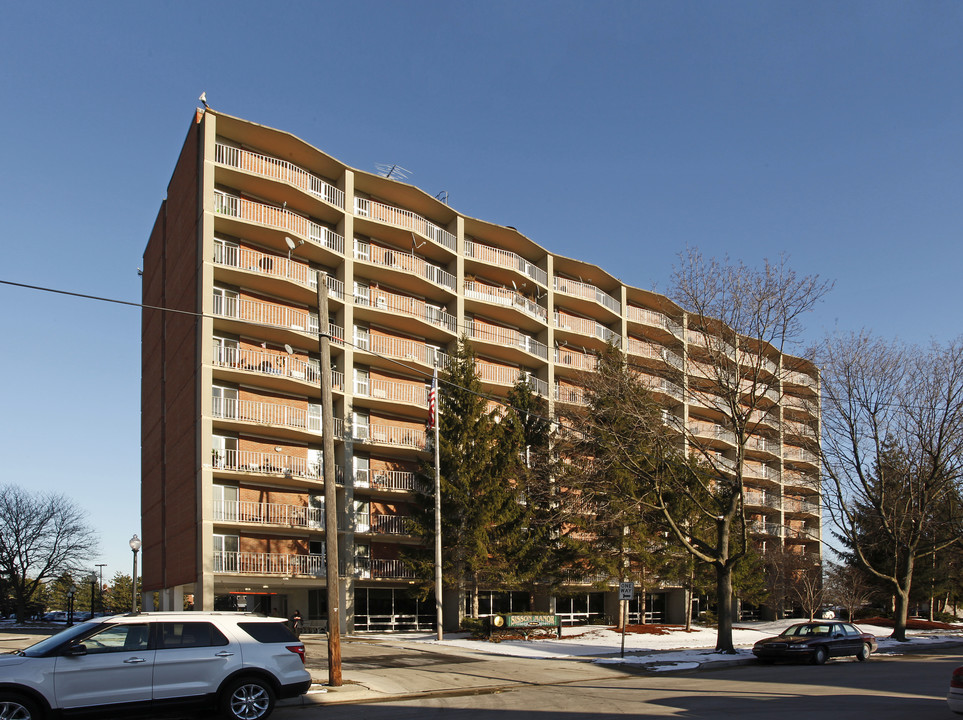 Sisson Manor in Dearborn, MI - Foto de edificio