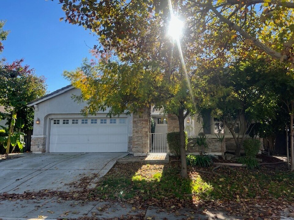 480 Regency Park Cir in Sacramento, CA - Building Photo