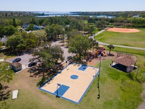 2009 Sheffield Ct in Oldsmar, FL - Building Photo - Building Photo