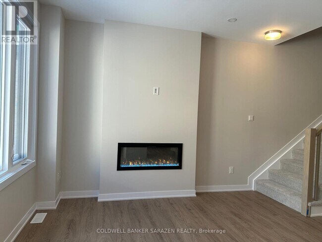 417 Les Emmerson Dr in Ottawa, ON - Building Photo - Building Photo