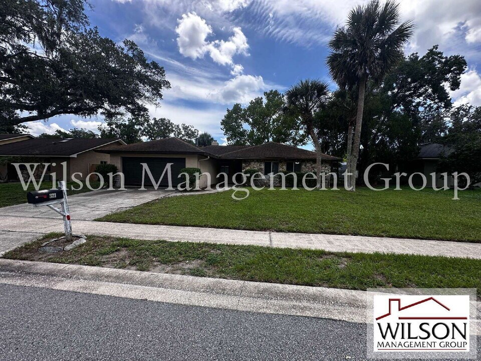 321 Redwing Way in Casselberry, FL - Building Photo