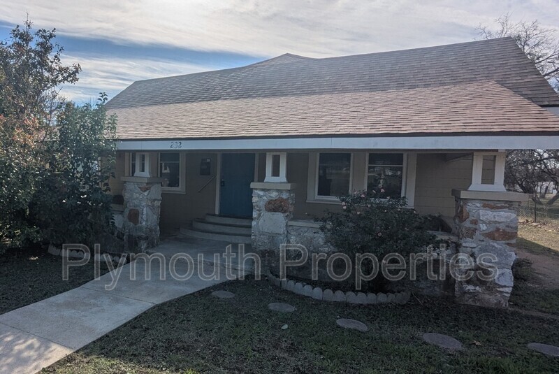 232 W 7th Ave in Belton, TX - Building Photo