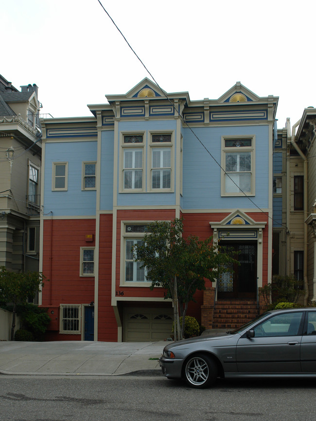 136-138 Divisadero St in San Francisco, CA - Foto de edificio - Building Photo