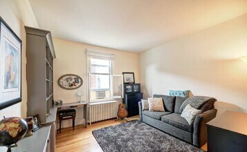 715 Belvédère Av in Québec, QC - Building Photo - Building Photo