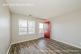 233 Hoskins Mill Ln in Charlotte, NC - Building Photo - Building Photo
