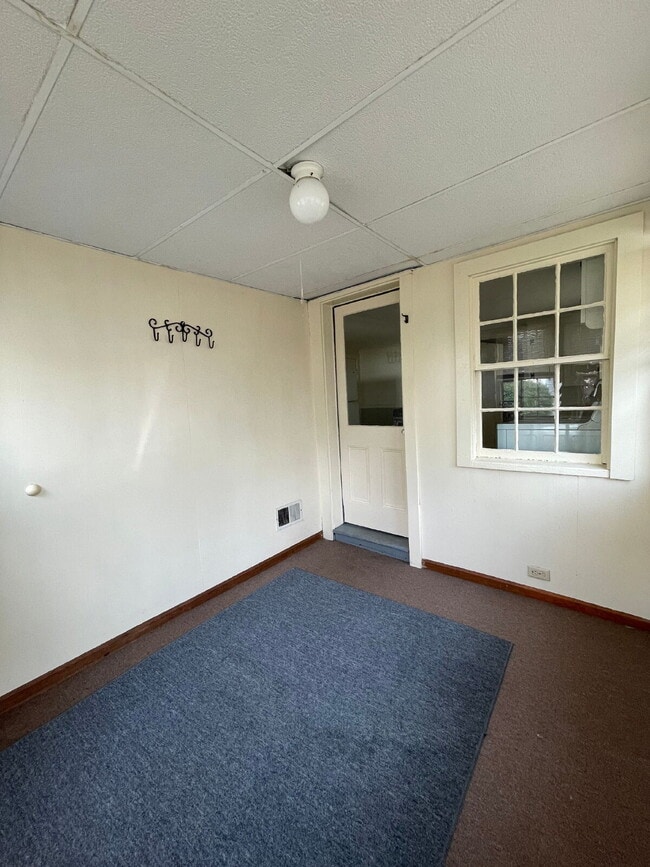 property at 1 Cammetts Ct