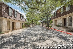 1045 Shook Ave in San Antonio, TX - Building Photo - Building Photo