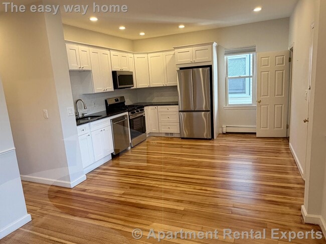 170 Putnam Ave, Unit 2 in Cambridge, MA - Building Photo - Building Photo