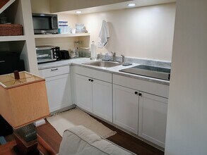 1343 East Market St, Unit 1343 East Market in Charlottesville, VA - Building Photo - Building Photo