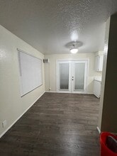 9017 236th St SW, Unit B in Edmonds, WA - Foto de edificio - Building Photo