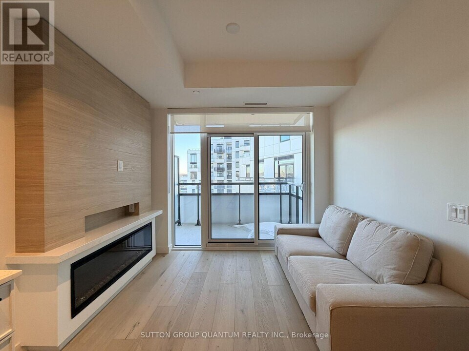 1050 Eastern Ave in Toronto, ON - Building Photo