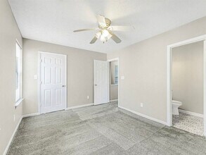 5910 Hampton Ct in College Park, GA - Building Photo - Building Photo