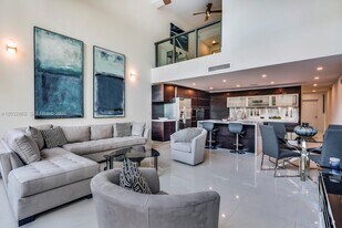 6000 Collins Ave in Miami Beach, FL - Building Photo