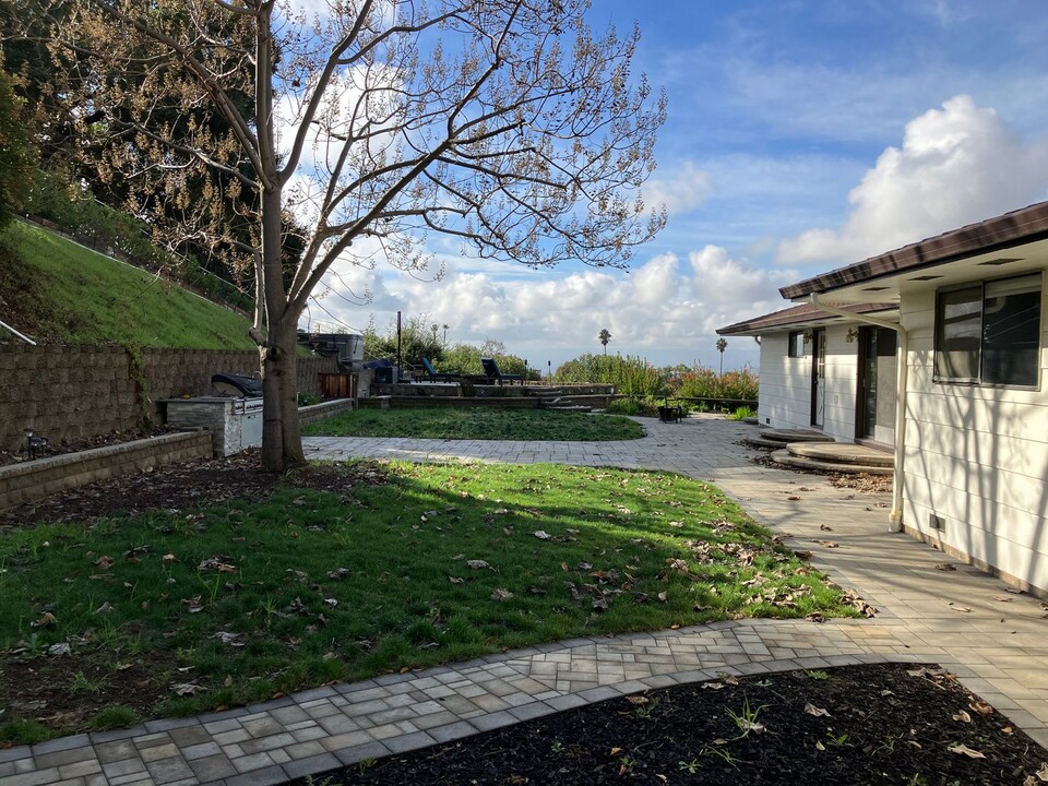 15740 Simoni Dr in San Jose, CA - Building Photo