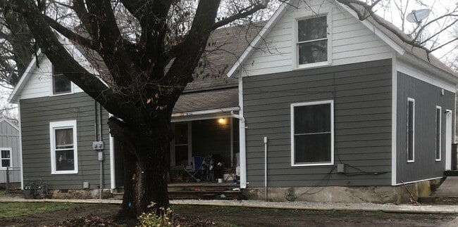 219 E Mill St, Unit 219, Unit 219