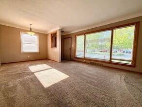 17104 Englewood Ave in Allen Park, MI - Building Photo - Building Photo