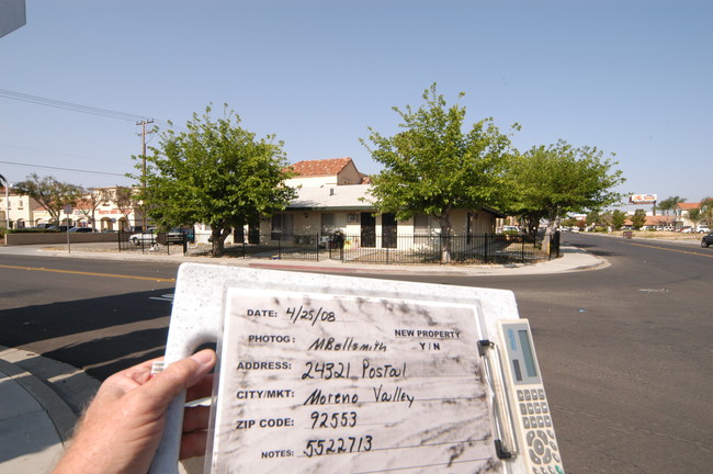 24321 Postal Ave in Moreno Valley, CA - Foto de edificio - Other