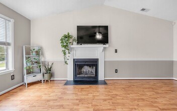 3401 Dana Ln in Virginia Beach, VA - Building Photo - Building Photo