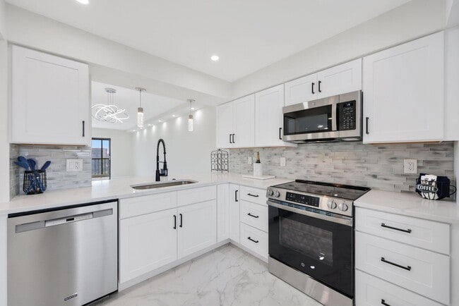 property at 7290 Kinghurst Dr