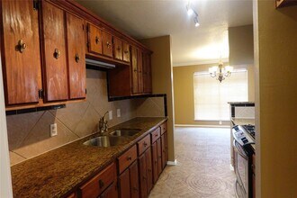 6314 Sandy Oaks Dr in Houston, TX - Building Photo - Building Photo