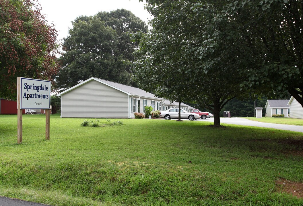 Springdale Apartments in Burlington, NC - Building Photo