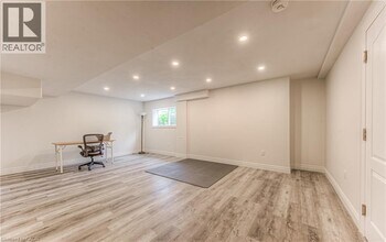 93 Tremaine Dr in Kitchener, ON - Building Photo - Building Photo