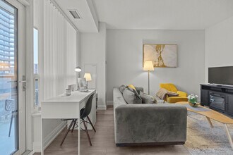 4802 Yonge St in Toronto, ON - Building Photo - Building Photo