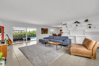 2812 NE 27th St in Lighthouse Point, FL - Building Photo - Building Photo