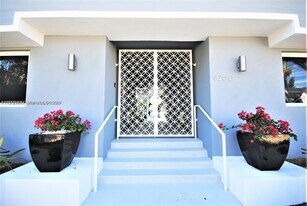 8260 Byron Ave in Miami Beach, FL - Building Photo