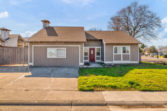 7000 Whyte Ave in Citrus Heights, CA - Building Photo - Building Photo