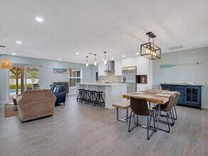 606 Conn Way in Vero Beach, FL - Building Photo - Building Photo