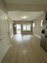 37 Hunters Ln in Southington, CT - Building Photo - Building Photo