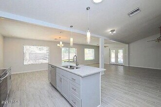 6431 E Sandra Terrace in Scottsdale, AZ - Building Photo - Building Photo