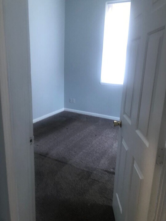 211 W Hill St in Louisville, KY - Building Photo