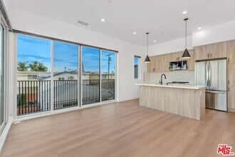 3839 Wade St in Los Angeles, CA - Building Photo - Building Photo