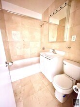 Fourth Avenue, Unit 3L in New York, NY - Building Photo - Building Photo