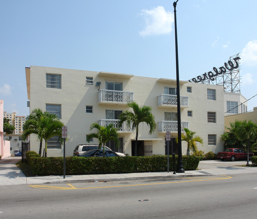 1227 SW 1st St in Miami, FL - Building Photo