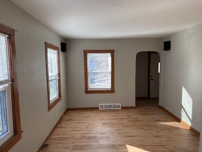 1820 33rd St in Moline, IL - Foto de edificio - Building Photo