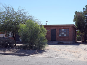 4732 E First St in Tucson, AZ - Building Photo - Building Photo