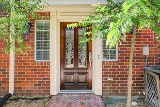 923 Birdsall St in Houston, TX - Building Photo - Building Photo