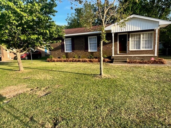 property at 1304 E 9th St